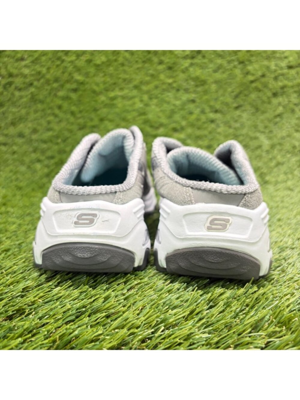 Skechers D'Lites Resilient Womens Size 7 Gray White Athletic Slip On Mule Shoes - Picture 6 of 9